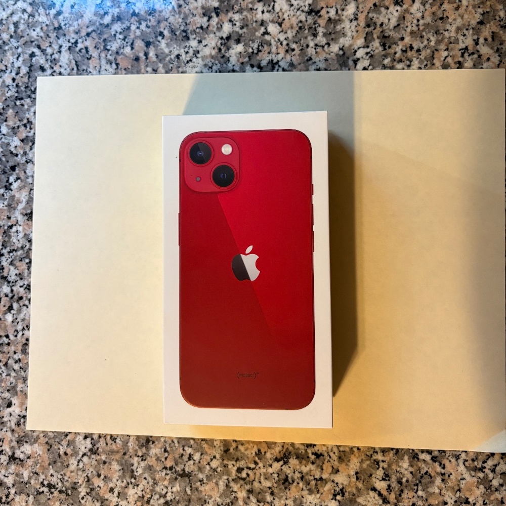 PRICE DROP!!! iPhone 13 RED 128 GB UNLOCKED EXCELLENT CONDITION